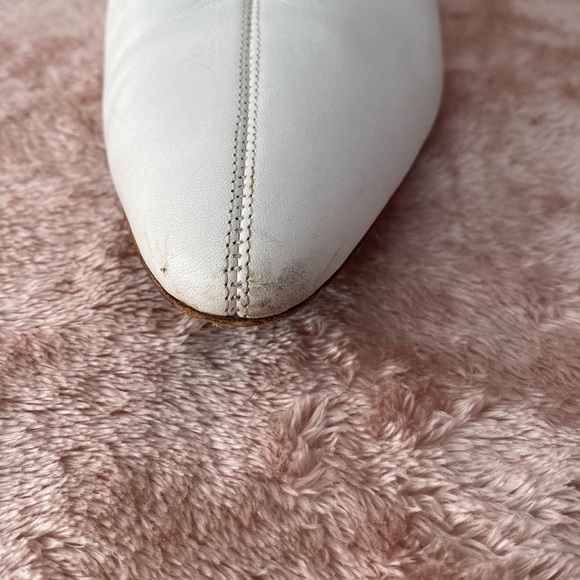 Vince Lanica Booties in White - Picture 4 of 4